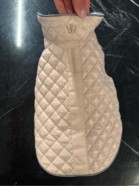 Oliver Thomas Quilted Satin Dog Jacket in Light Pink- small